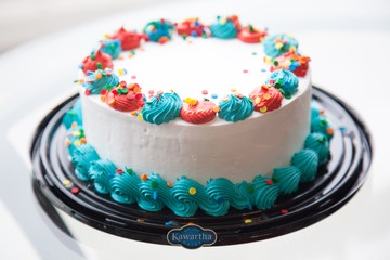 $5.00 off any ice cream cake!